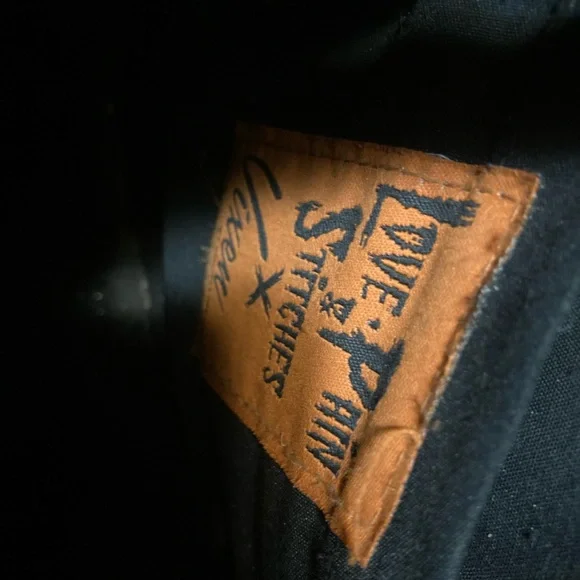 Frankenstein Crossbody purse by Love, pain & stitches. Used but good condition - Picture 4 of 7